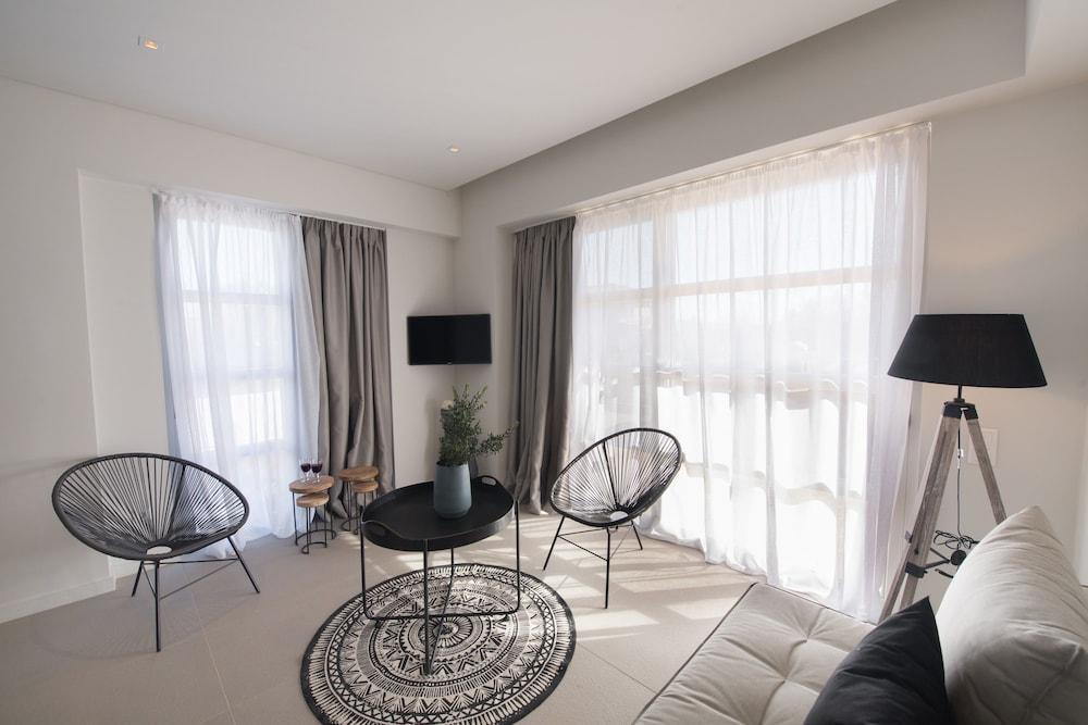 Crystal Waters 4*