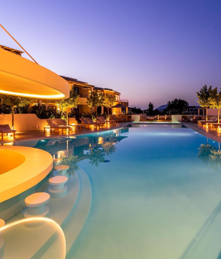 Crystal Waters Hotel Nikiana